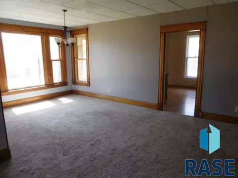 517 N Duff St, Mitchell, SD 57301 photo 6