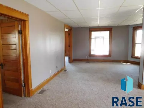 517 N Duff St, Mitchell, SD 57301 photo 7