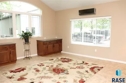 48198 Kim Cir, Brandon, SD 57005 photo 10