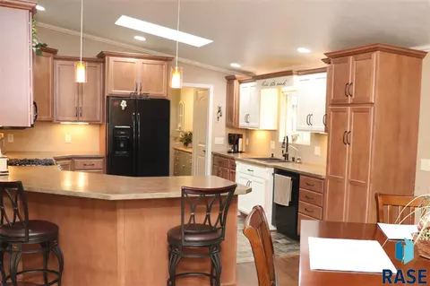 48198 Kim Cir, Brandon, SD 57005 photo 2