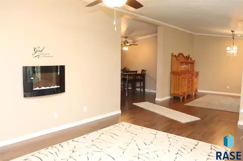 48198 Kim Cir, Brandon, SD 57005 photo 7
