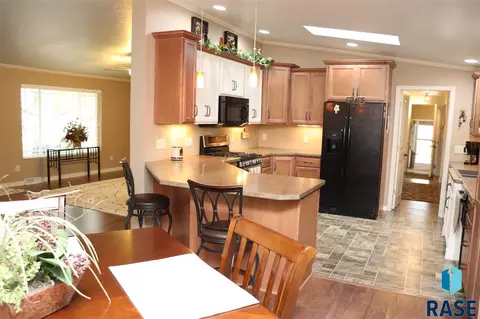 48198 Kim Cir, Brandon, SD 57005 photo 4