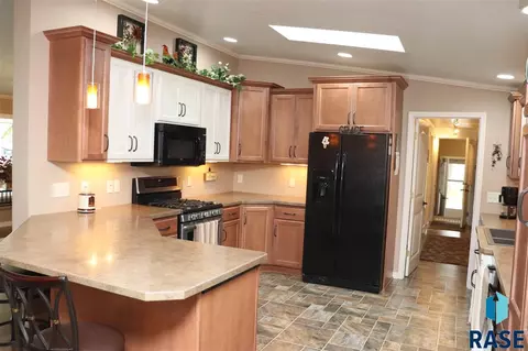 48198 Kim Cir, Brandon, SD 57005 photo 3