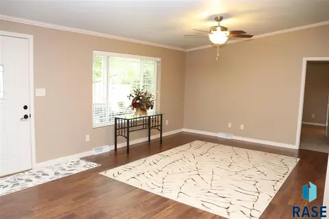 48198 Kim Cir, Brandon, SD 57005 photo 9