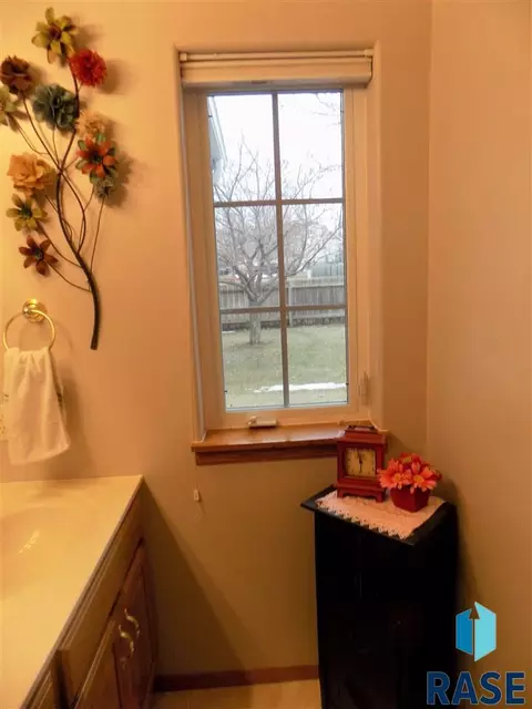 7300 S Hoffman Pl, Sioux Falls, SD 57108 photo 26