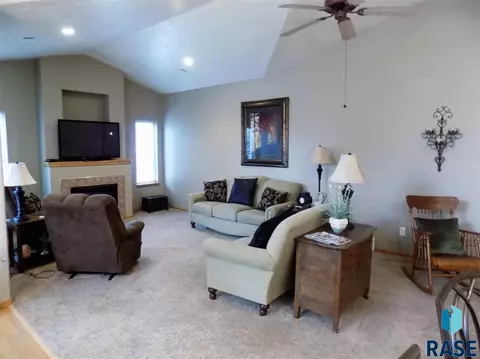 7300 S Hoffman Pl, Sioux Falls, SD 57108 photo 21