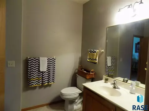 7300 S Hoffman Pl, Sioux Falls, SD 57108 photo 8