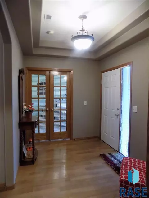 7300 S Hoffman Pl, Sioux Falls, SD 57108 photo 3