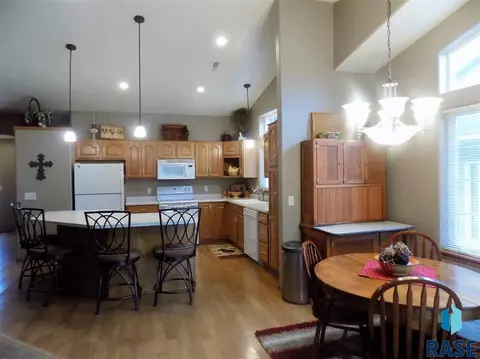 7300 S Hoffman Pl, Sioux Falls, SD 57108 photo 14