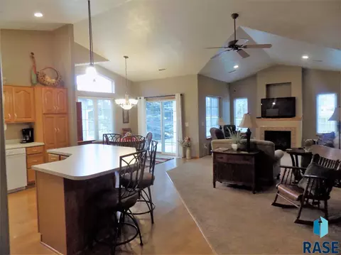 7300 S Hoffman Pl, Sioux Falls, SD 57108 photo 13