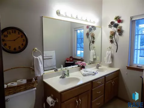 7300 S Hoffman Pl, Sioux Falls, SD 57108 photo 25