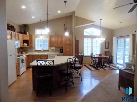 7300 S Hoffman Pl, Sioux Falls, SD 57108 photo 12