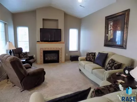 7300 S Hoffman Pl, Sioux Falls, SD 57108 photo 20