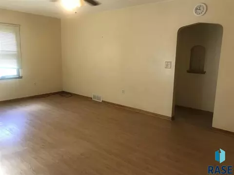 721 S Dewald St, Freeman, SD 57029 photo 6