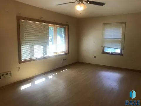721 S Dewald St, Freeman, SD 57029 photo 7