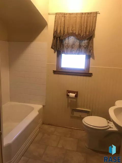 721 S Dewald St, Freeman, SD 57029 photo 13