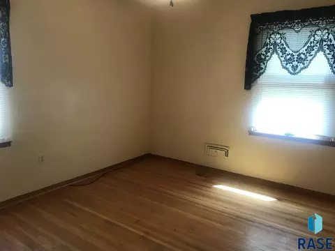 721 S Dewald St, Freeman, SD 57029 photo 15