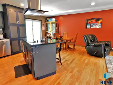 4516 S Glenview Rd, Sioux Falls, SD 57103 photo 5