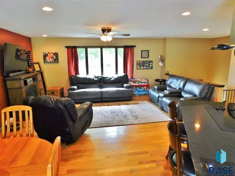 4516 S Glenview Rd, Sioux Falls, SD 57103 photo 6