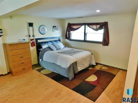 4516 S Glenview Rd, Sioux Falls, SD 57103 photo 23