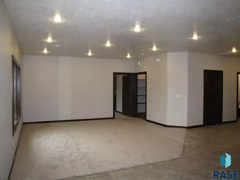304 E 6th St, Hills, MN 56138 photo 24