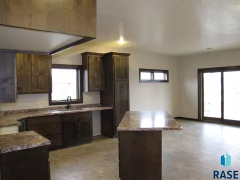304 E 6th St, Hills, MN 56138 photo 19
