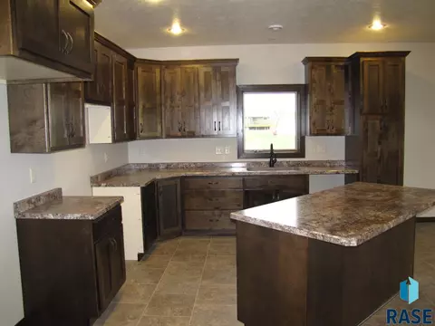 304 E 6th St, Hills, MN 56138 photo 22
