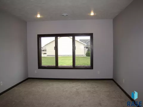 304 E 6th St, Hills, MN 56138 photo 27