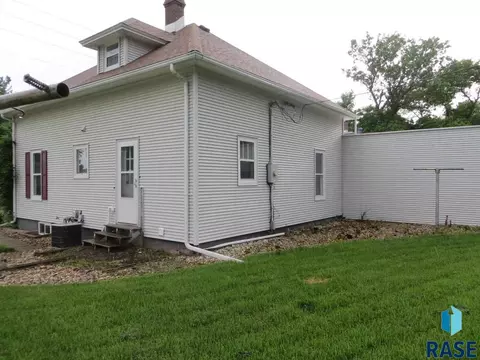 204 E 3rd St, Dell Rapids, SD 57022 photo 25