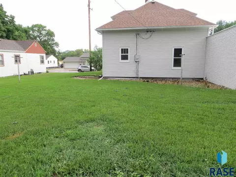 204 E 3rd St, Dell Rapids, SD 57022 photo 26