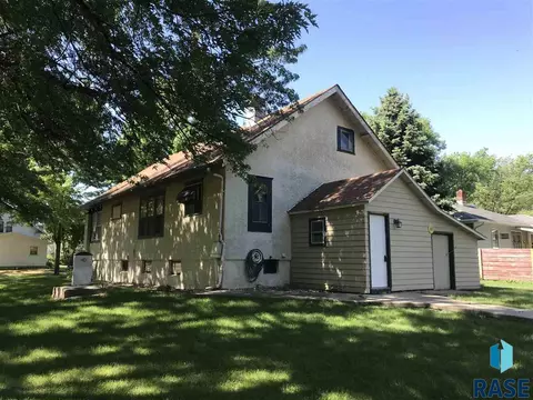 520 E 2nd St, Freeman, SD 57029 photo 5