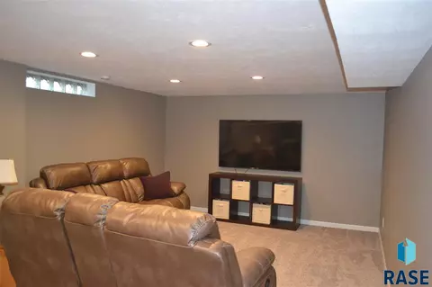 183 E 2nd St, Parker, SD 57053 photo 14