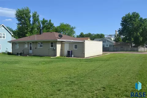 183 E 2nd St, Parker, SD 57053 photo 20