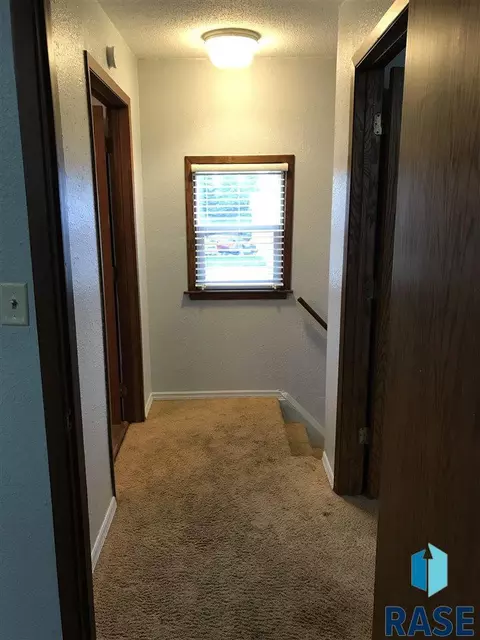 121 S Blanche Ave, Madison, SD 57042 photo 23