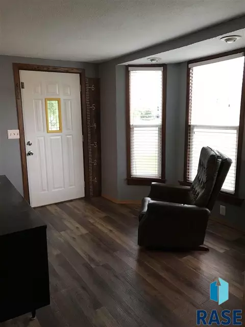 121 S Blanche Ave, Madison, SD 57042 photo 17