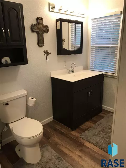 121 S Blanche Ave, Madison, SD 57042 photo 24