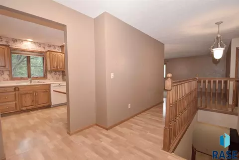 1608 E Cedar St, Brandon, SD 57005 photo 4