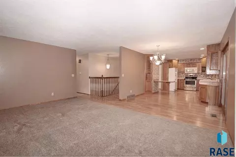 1608 E Cedar St, Brandon, SD 57005 photo 7