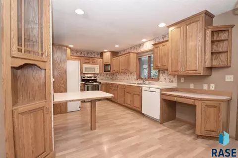 1608 E Cedar St, Brandon, SD 57005 photo 9