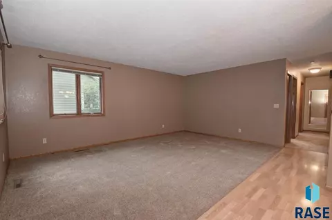 1608 E Cedar St, Brandon, SD 57005 photo 11
