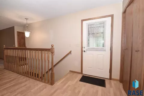 1608 E Cedar St, Brandon, SD 57005 photo 3
