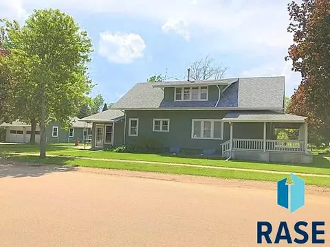 401 Main St, Centerville, SD 57014 photo 2