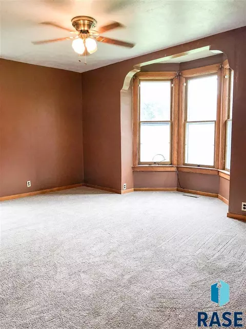 404 E 7th St, Dell Rapids, SD 57022 photo 4