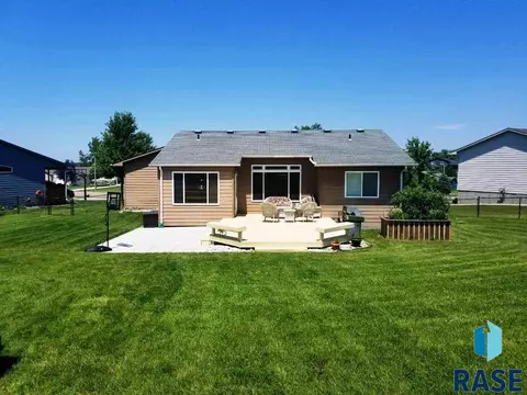 511 Caitlin Ave, Baltic, SD 57003 photo 2
