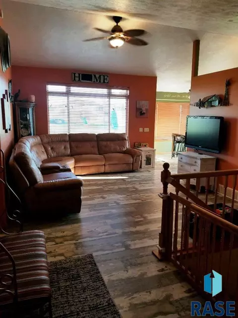 511 Caitlin Ave, Baltic, SD 57003 photo 5