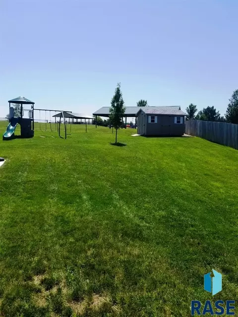 511 Caitlin Ave, Baltic, SD 57003 photo 21