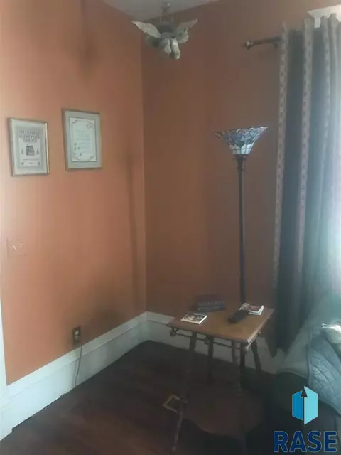 219 N Spring Ave, Sioux Falls, SD 57104 photo 3