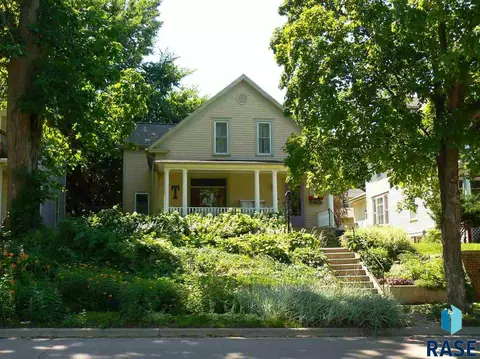 219 N Spring Ave, Sioux Falls, SD 57104 photo 1