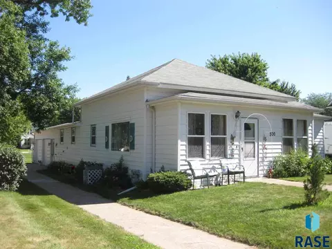 300 E 2nd St, Colton, SD 57018 photo 4
