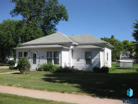 300 E 2nd St, Colton, SD 57018 photo 1